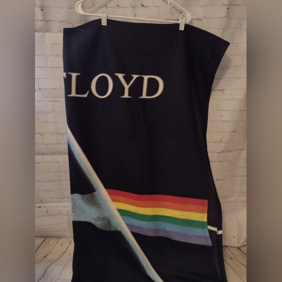 Pink Floyd Dark Side of the Moon Pillow, Blanket, & Beach Towel - Picture 3 of 6